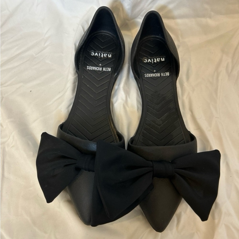 Native Women's Black Bow Flats